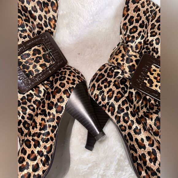 Bijou vintage leopard print/big buckle neoprene high heels booties EUC  sz 9.5 - Picture 2 of 8